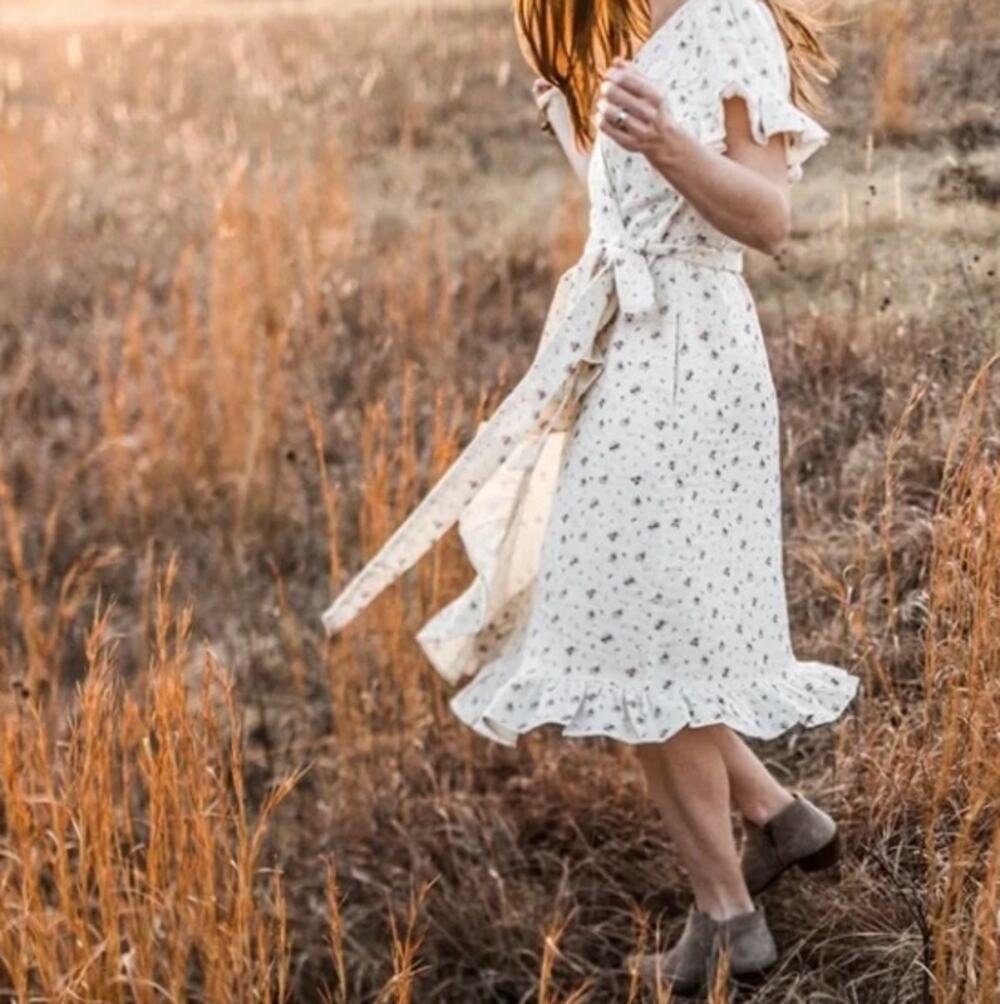 ELESTORY That's A Wrap Ditsy Floral Cottagecore Midi Dress Cream Sz XS {MM16}